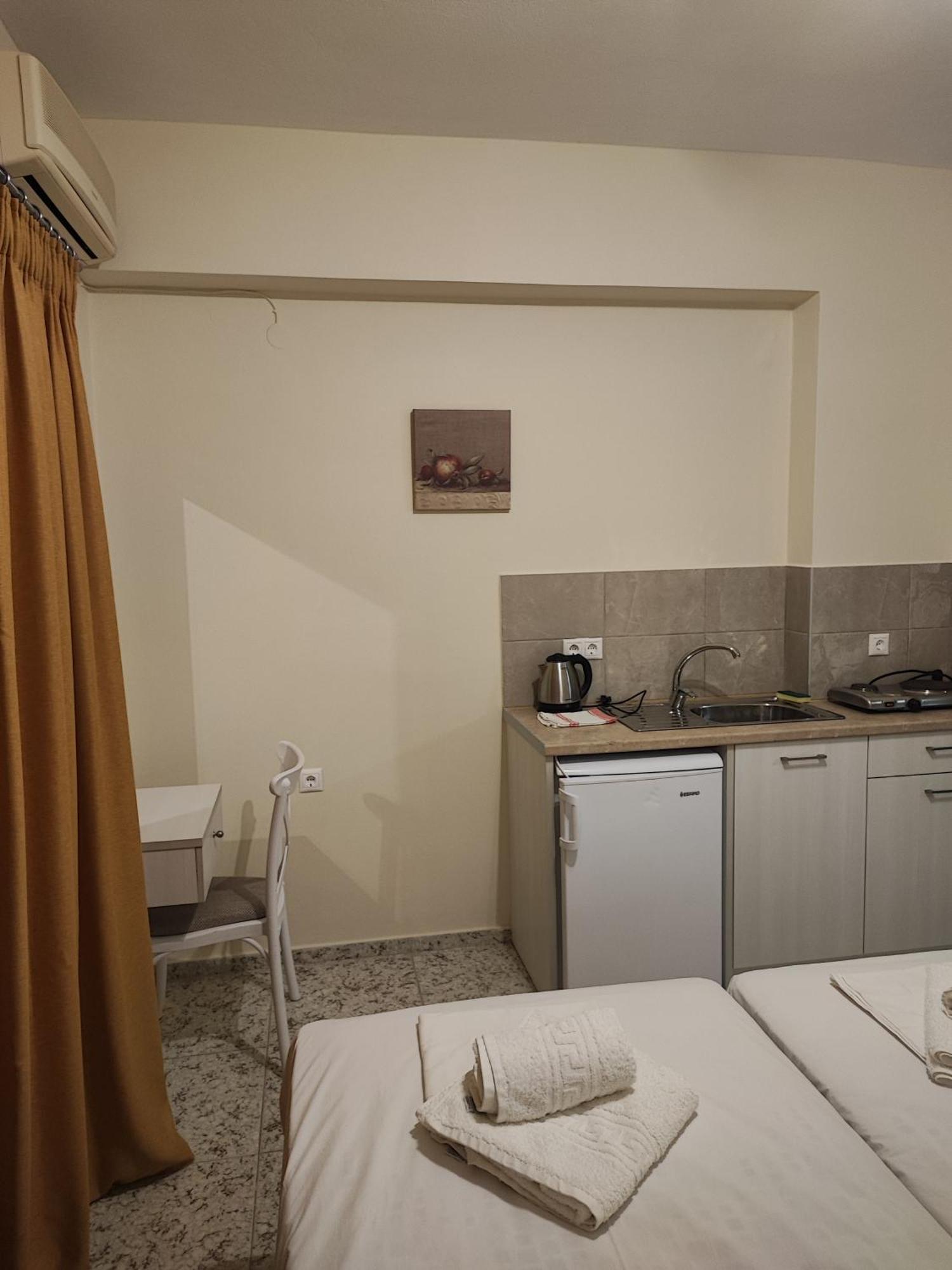 Alexia Rooms Paleochora Exterior foto