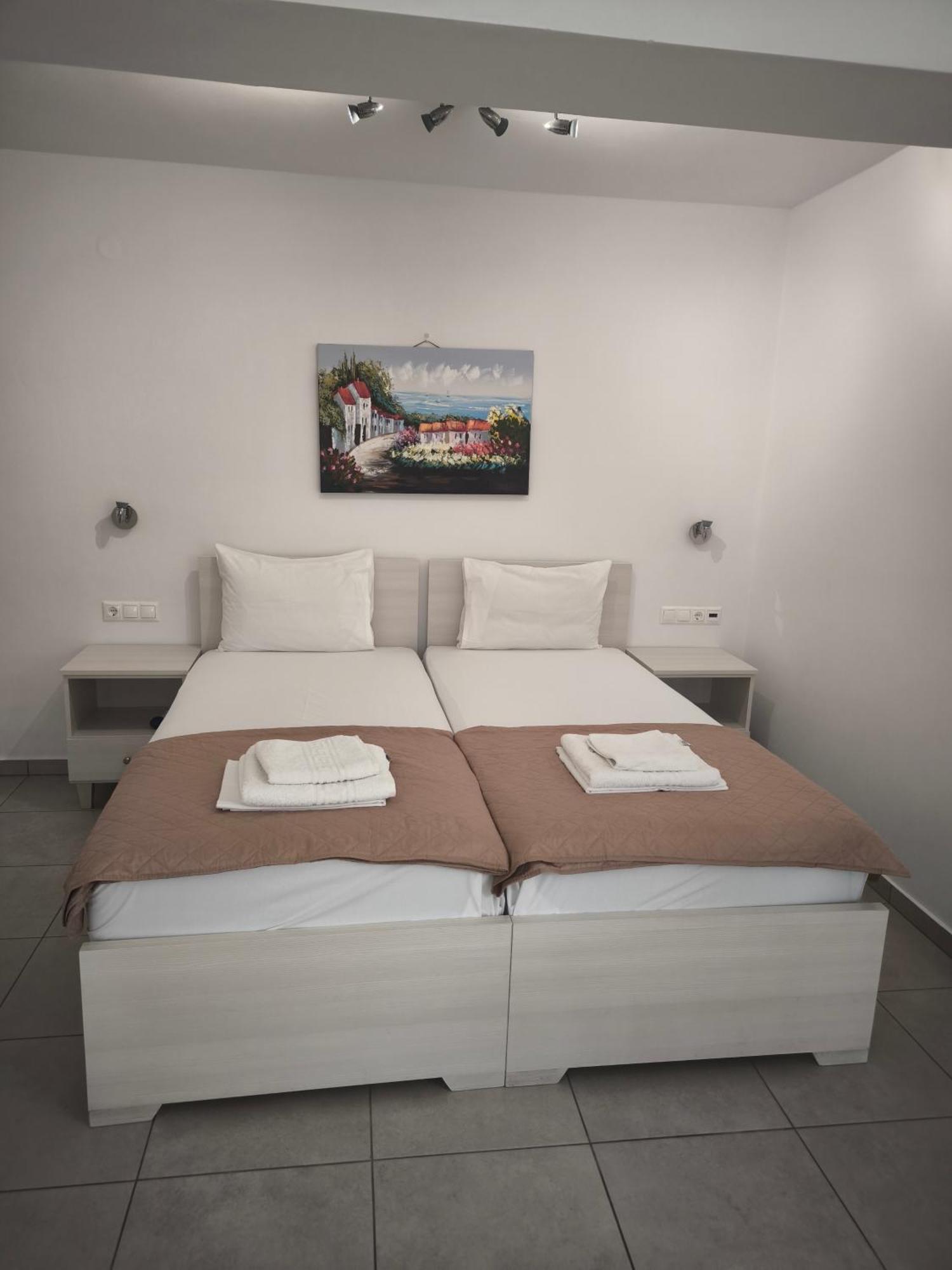 Alexia Rooms Paleochora Exterior foto