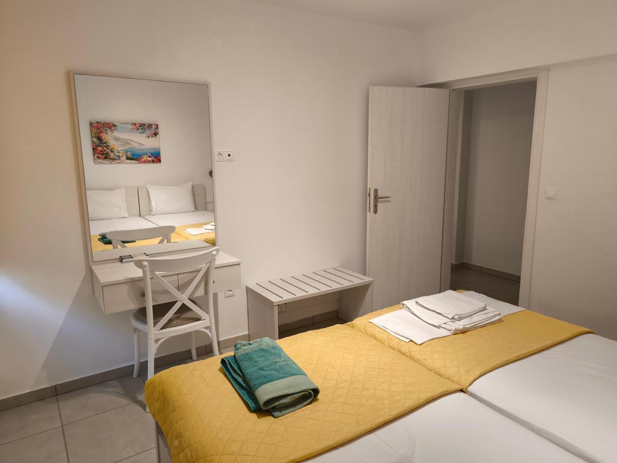 Alexia Rooms Paleochora Exterior foto