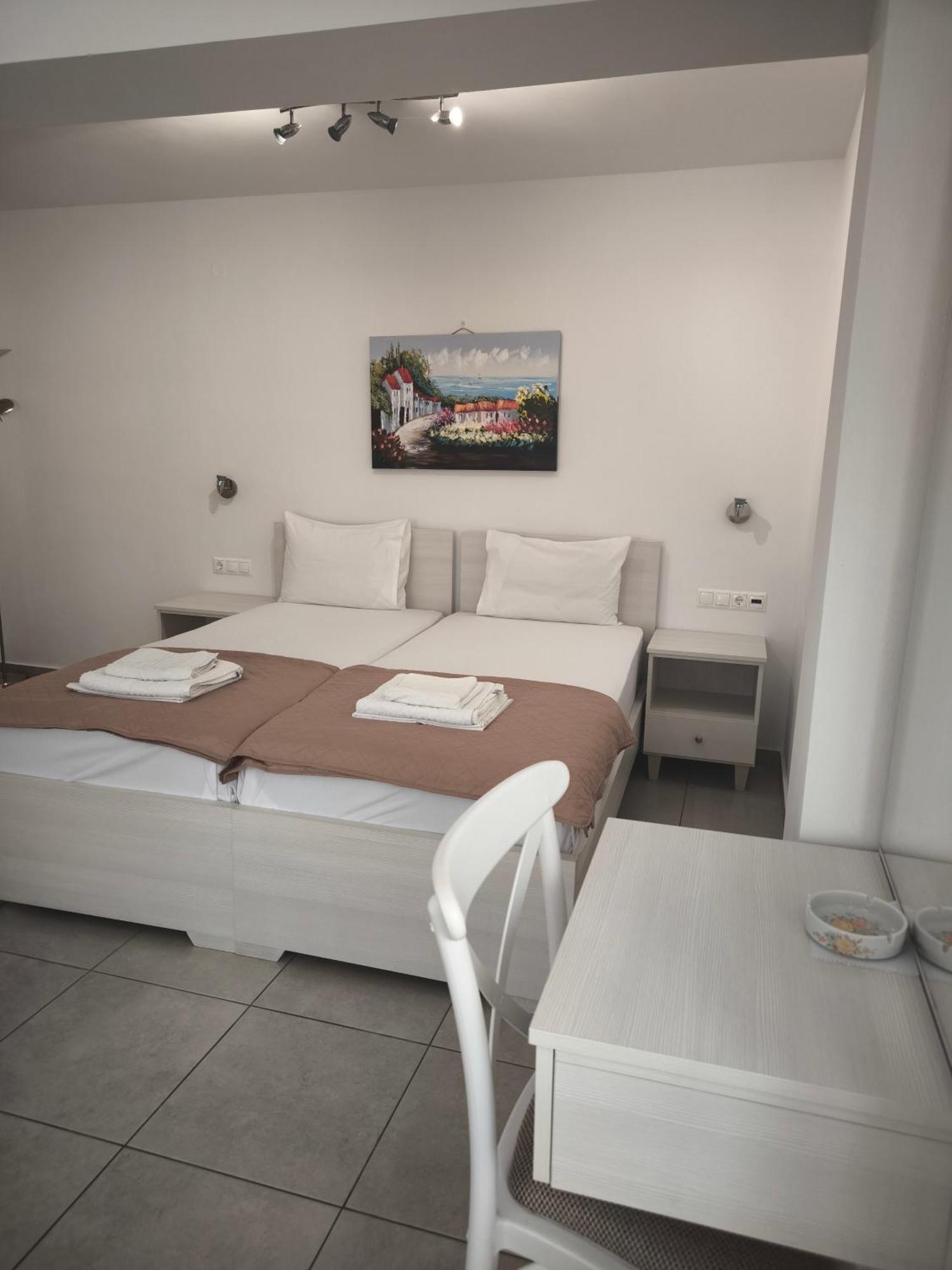 Alexia Rooms Paleochora Exterior foto