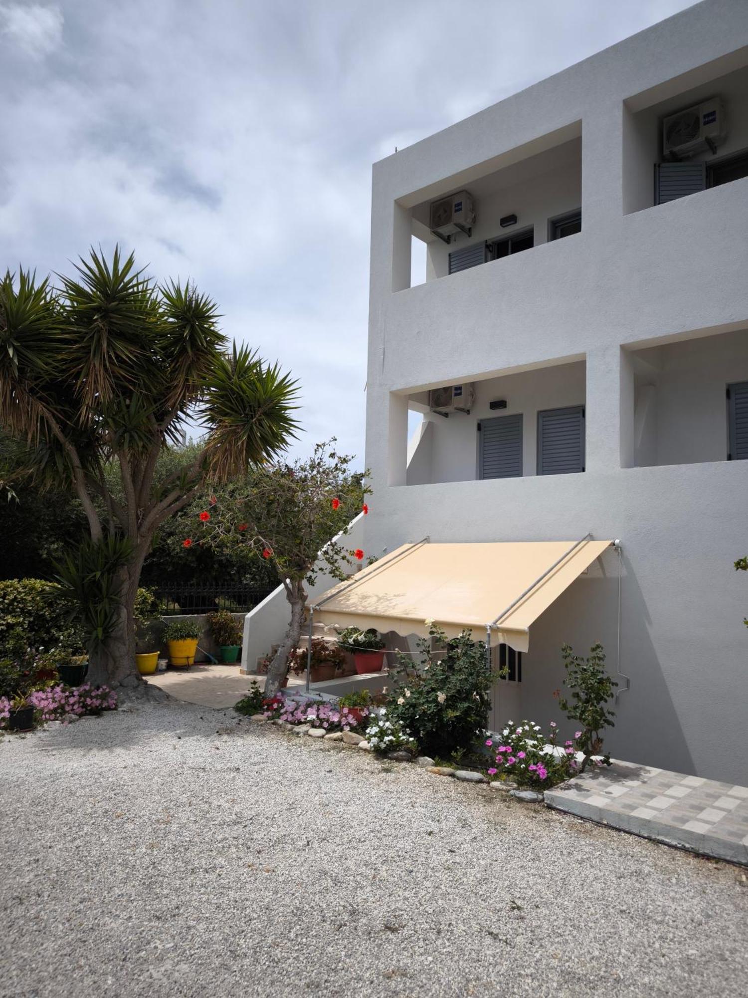 Alexia Rooms Paleochora Exterior foto